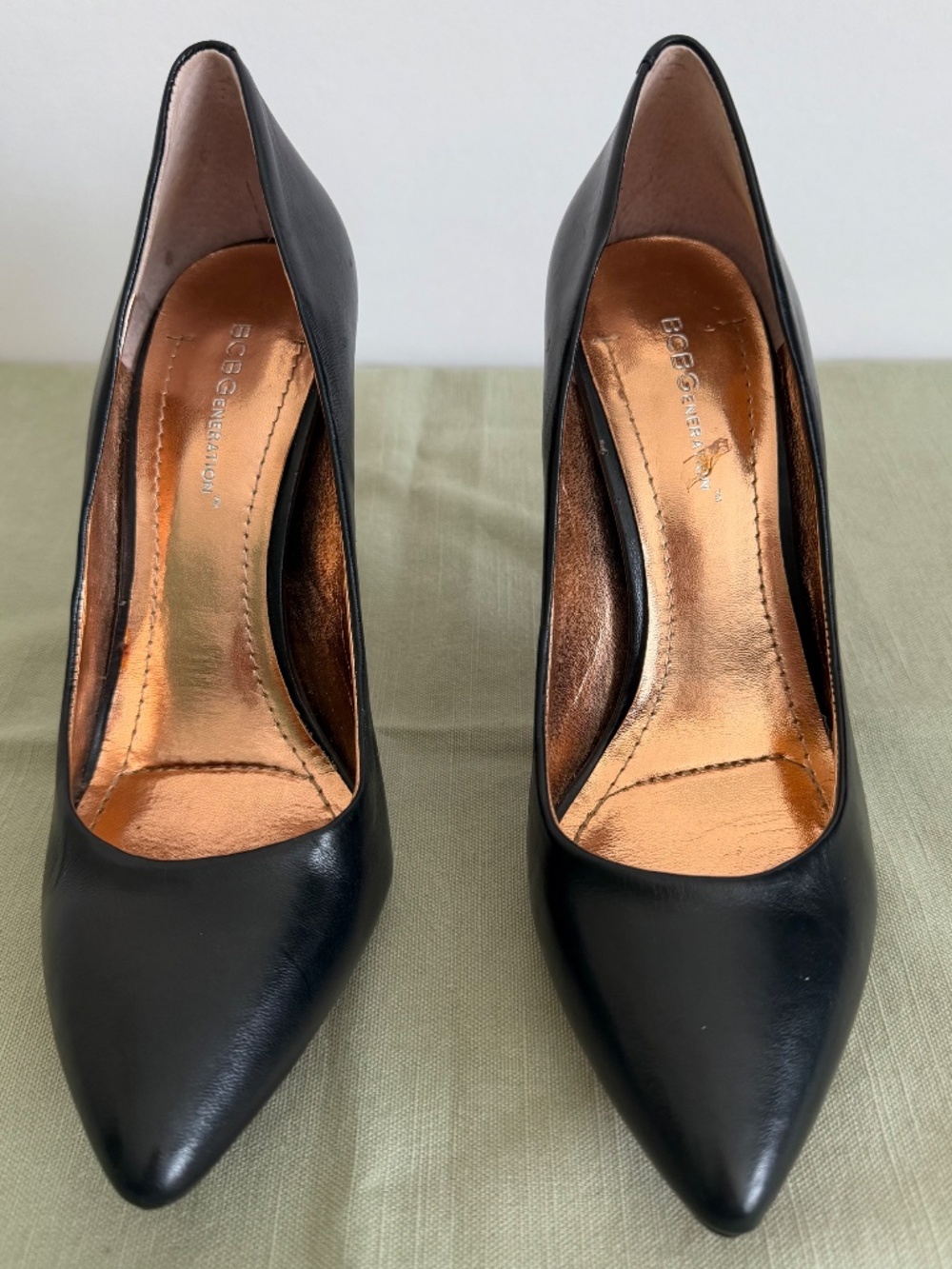 BCBG Generation Black Leather Pointed-Toe 4" Stiletto Pumps Size 8.5B